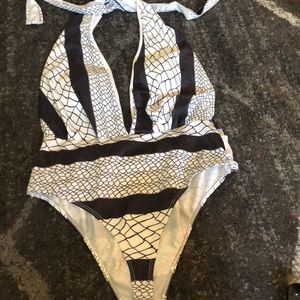 Size large Cupshe one piece